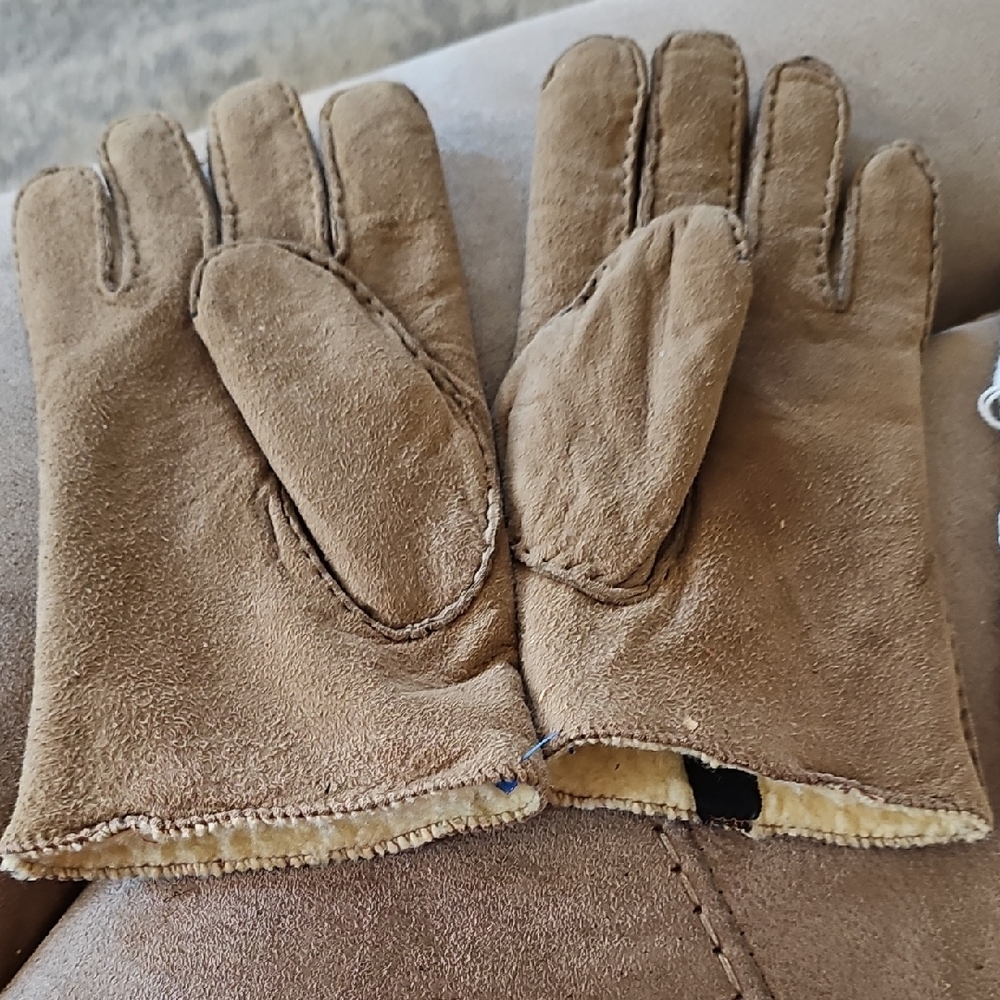 Men's Tan Suede Insulated Gloves